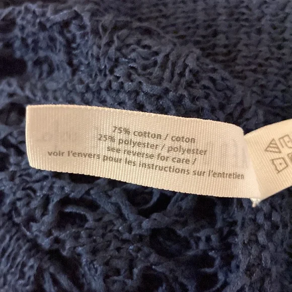 AéRopostale Navy Blue lightweight, crocheted sweater - Picture 4 of 6